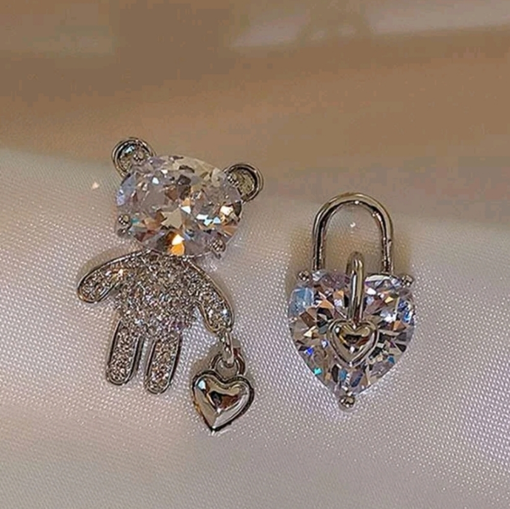 RHINESTONE STYLE ASYMMETRICAL TEDDY BEAR HEART CUBIC ZIRCONIA EARRINGS - Picture 2 of 4